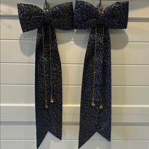 Elegant Blue and Gold Holiday Bows